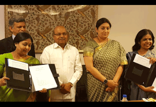 Textile Ministry signs MoU for welfare of Handicraft Artisans belonging to Scheduled Castes