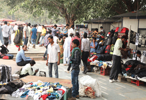 Street vendors report massive dip in business due to demonetization