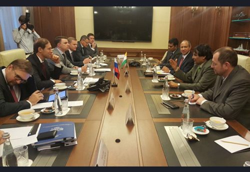 Suresh Prabhu meets MSMEs in Russia, urges them to come and Make in India