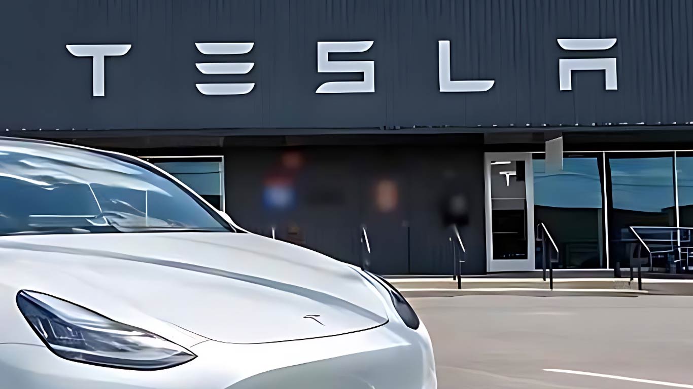 Government Deptts Racing Against Time to Approve Tesla Investment by January 2024: Report