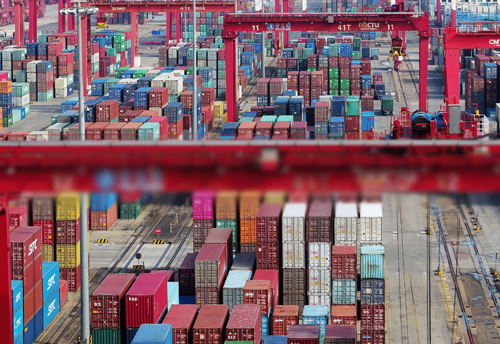 Exporters urged to look for opportunities in midst of global trade war