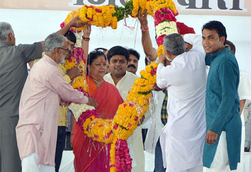 Time to look beyond Smart Cities, Rajasthan to develop Smart Villages: Raje