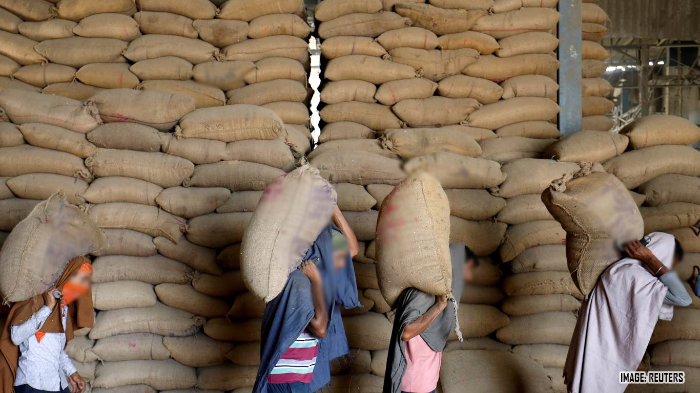 India Mandates Weekly Wheat Stock Declaration to Curb Hoarding