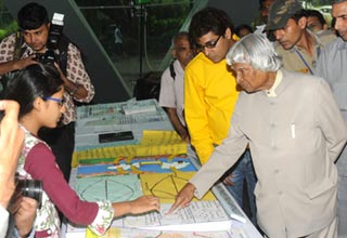 Dr Kalam asks students to develop spirit of innovation and experimentation