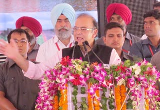Service sector is in dire need of professional and skilled manpower: Jaitley