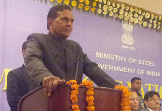 Steel output to reach 300 million tonnes: steel minister