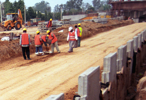 Gadkari exhorts highways builders and skill development institutions to train highways construction workers