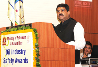Safety awards for oil industry