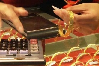 Banks should issue gold metal loans only to jewellery manufacturers: RBI