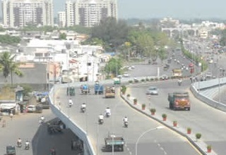 Commerce secy calls on gulf countries to invest in India