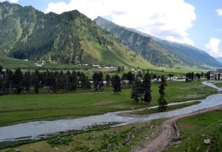 Attempts to boost tourism in Kashmir while protecting environment 