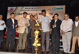 Small entrepreneurs besiege Karnataka SSI Minister with their woes