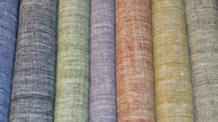 Production and sale of Khadi following a positive trend: Giriraj Singh 