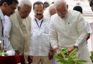 Modi inaugurates Food Park in Karnataka which will procure directly from farmers 