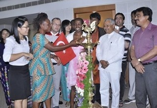 110 participants from 39 countries attend international executive development programmes