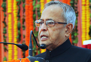 Let us reaffirm our commitment to Make India corruption free: President