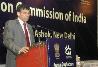 RBI Governor expresses concern over jobless growth, skill shortage
