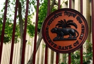 Upper age limit for whole time directors of Pvt Banks to be 70 yrs: RBI