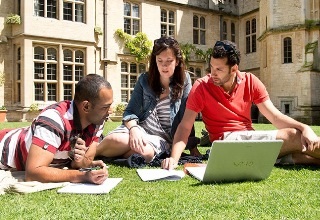 Mathematical model illustrates our online 'copycat' behaviour: Oxford Univ