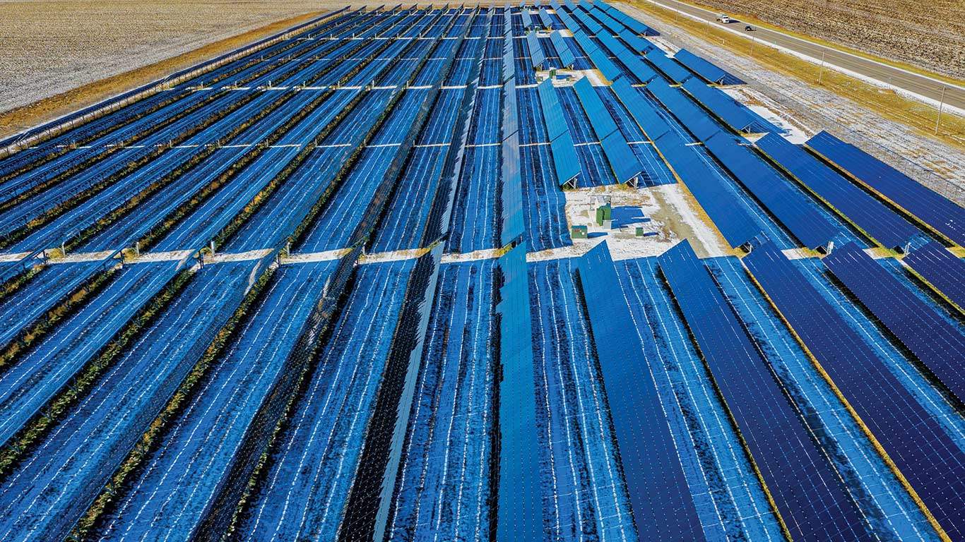 India’s Solar Sector May Face Oversupply by 2027, Warns SBI Capital