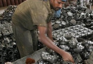 Labour minister chairs tripartite meeting on wage code